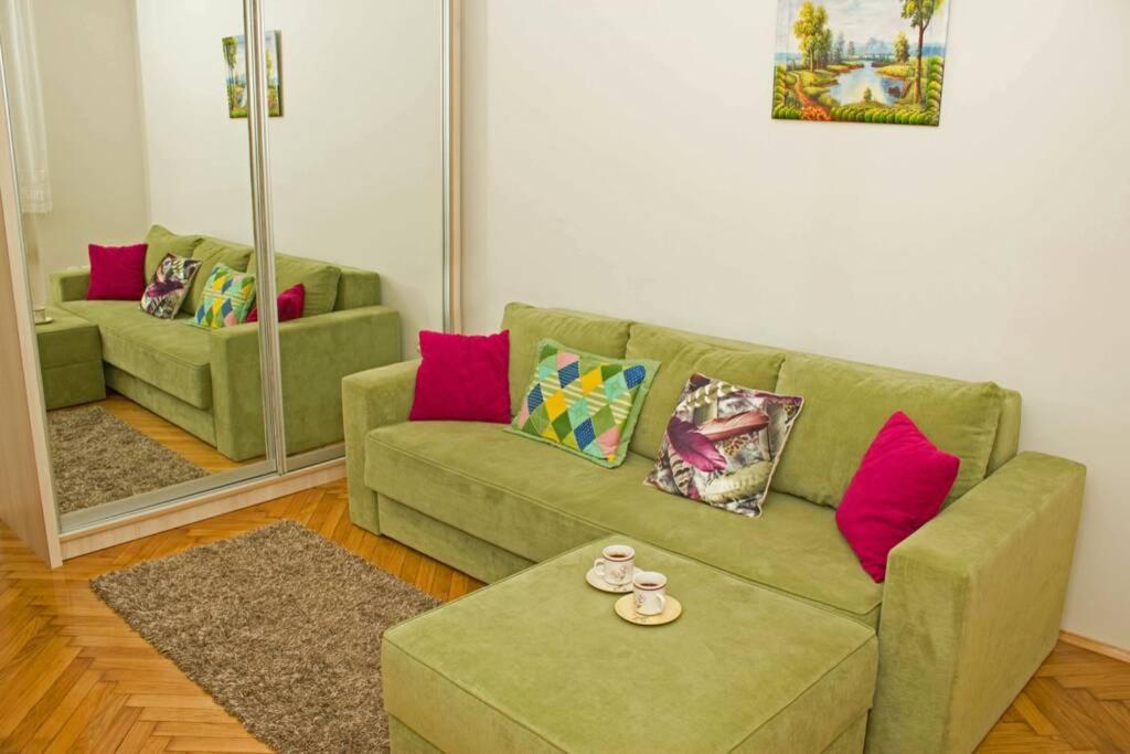 Apartment U In